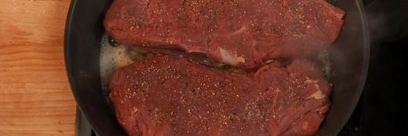 стейк из говядины со спаржей