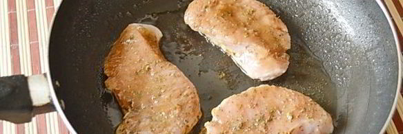 стейк из индейки на сковороде