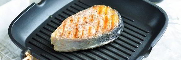 стейк из лосося с овощами-гриль