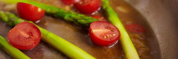 стейк из лосося с овощами