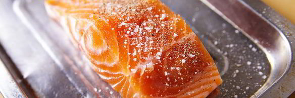 стейк из лосося с овощами