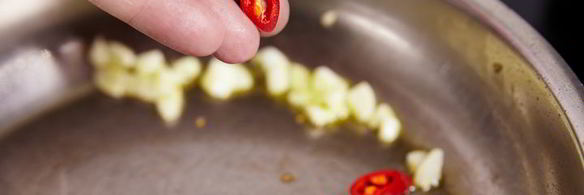 стейк из лосося с овощами