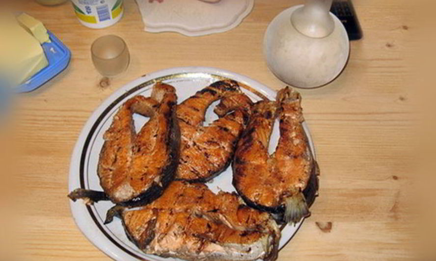 Рецепт стейка из семги на углях