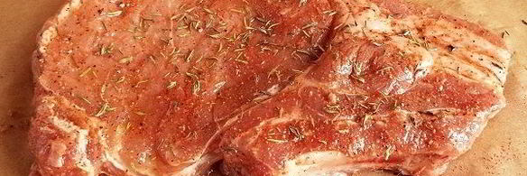 стейк из свинины на кости