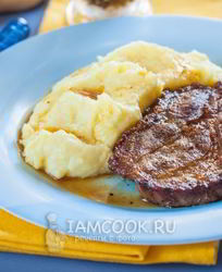 Стейк из свинины на сковороде гриль