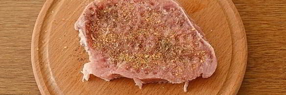 стейк из свинины в фольге