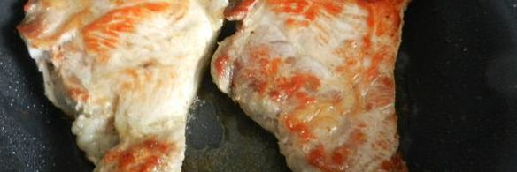 стейк из свиного окорока под сырной шапкой