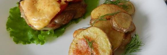 стейк из свиного окорока под сырной шапкой