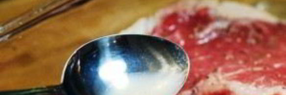 стейк, маринованный в луковом соке