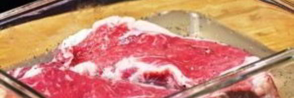 стейк, маринованный в луковом соке