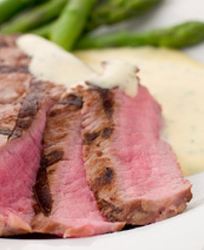 Стейк под соусом бернез со спаржей