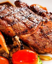 Стейк рибай на гриле с овощами