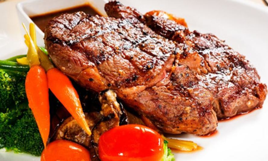 Рецепт стейка рибай на гриле с овощами