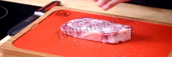 стейк рибай на сковороде