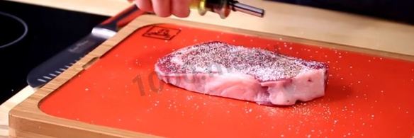 стейк рибай на сковороде