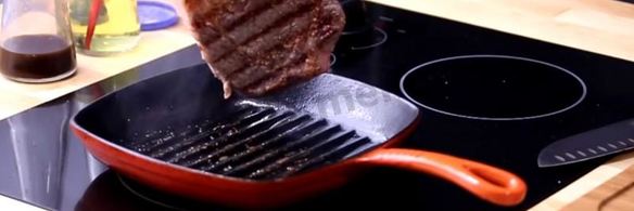 стейк рибай на сковороде