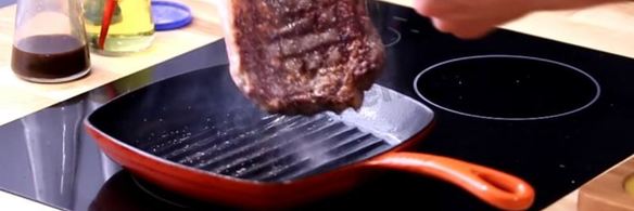 стейк рибай на сковороде