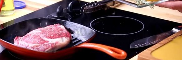 стейк рибай на сковороде