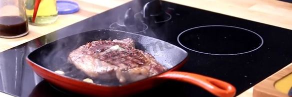 стейк рибай на сковороде