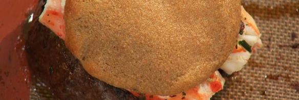 стейк с крабовым мясом и чесночным пюре