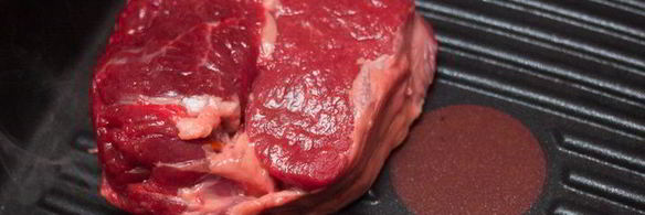 стейк со спаржей