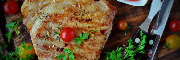 стейк свиной с овощами