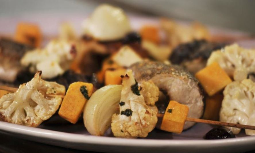 Рецепт стейков из щуки с запеченными овощами