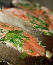 Стейки нерки на гриль-доске