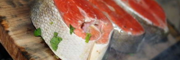 стейки нерки на гриль-доске