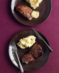 Стейки в винном соусе