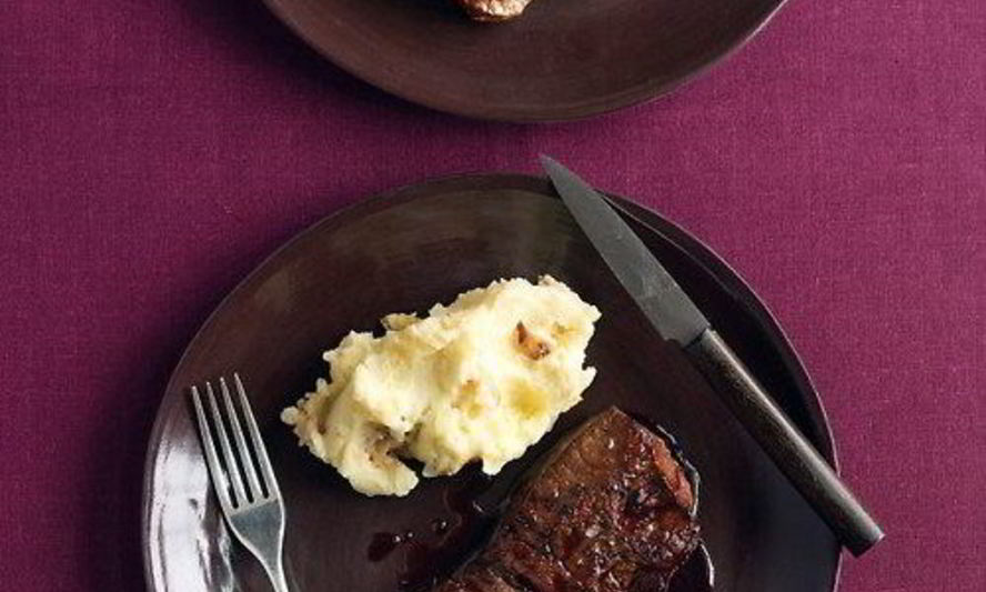 Рецепт стейков в винном соусе