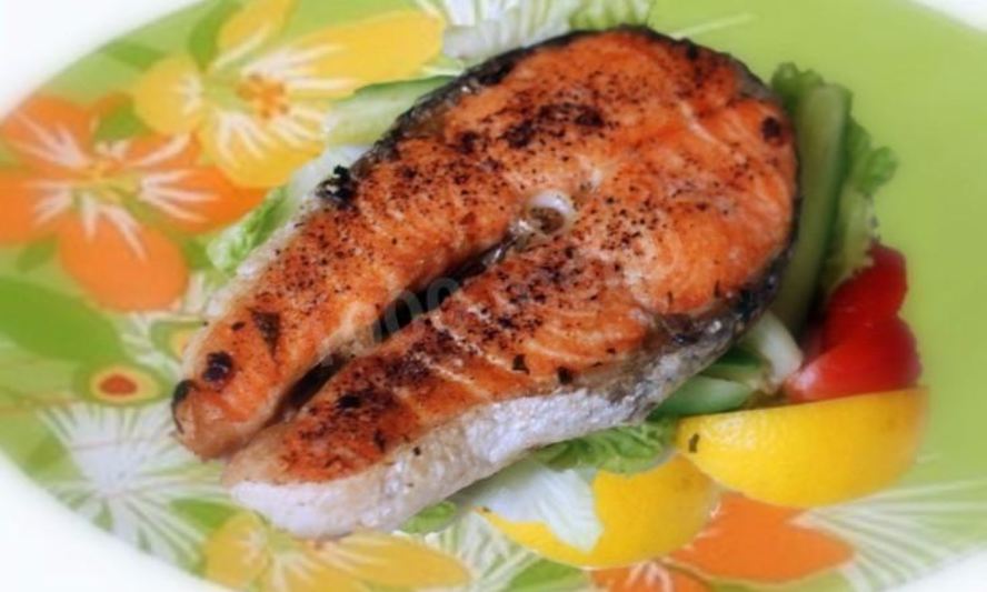 Рецепт запеченных стейков форели в духовке