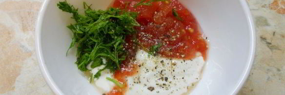 жареные стейки толстолоба со сметанно-томатным соусом