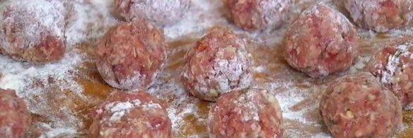 булочки с тефтелями