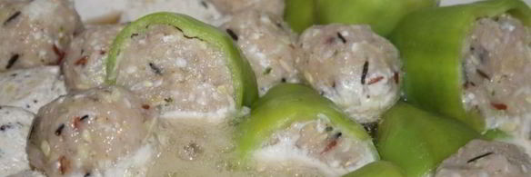 фаршированные перцы и тефтели со свининой, курицей и кабачком