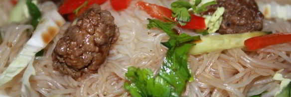 фунчоза с говяжьими тефтельками и овощами