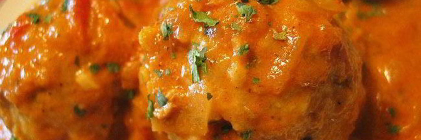 Куриные тефтели под соусом карри