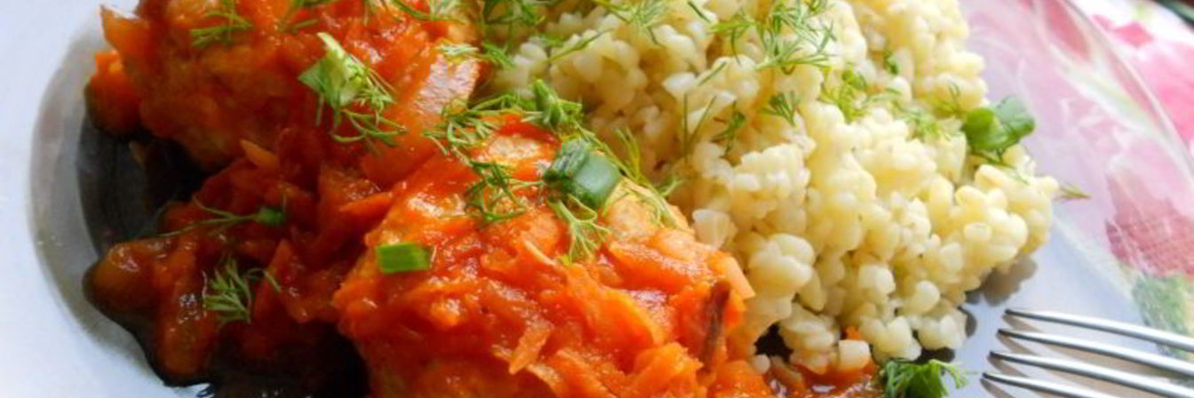 Куриные тефтели с булгуром в томатном соусе