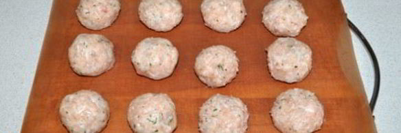 куриные тефтели в сметанно-томатном соусе