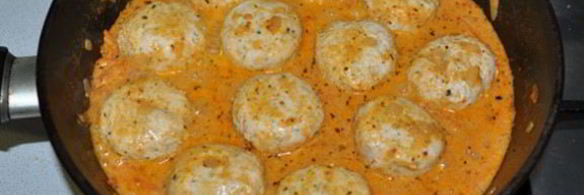 куриные тефтели в сметанно-томатном соусе