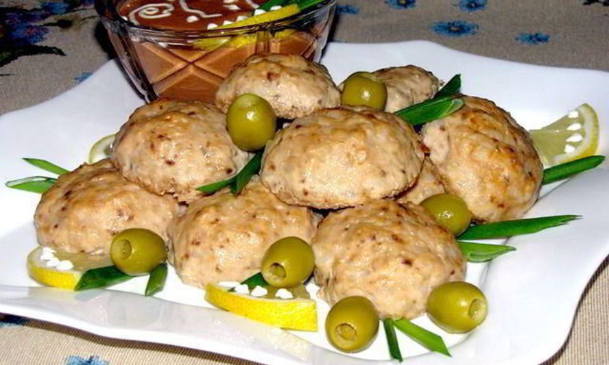 Рецепт легких рыбных тефтелек с остреньким соусом