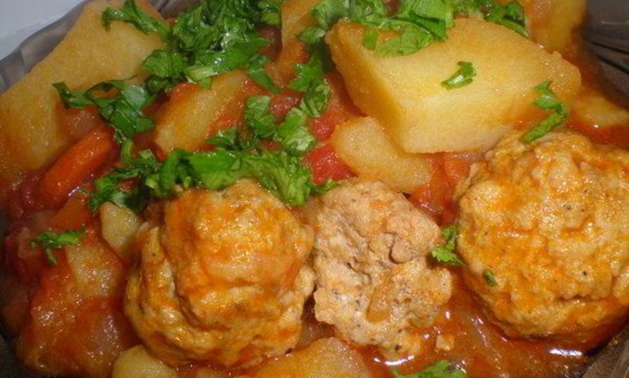 Рецепт мясных тефтелей с картофелем и перцем