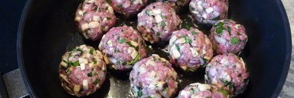 мясные тефтели с шампиньонами в томатном соусе