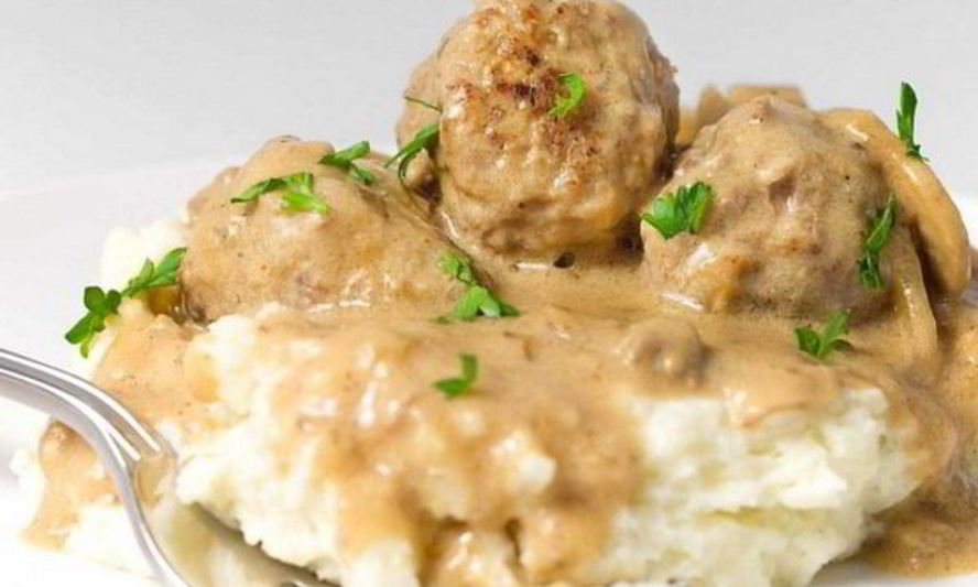 Рецепт мясных тефтелек в сметанном соусе