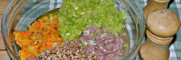 паровые тефтели с гречкой и кабачком