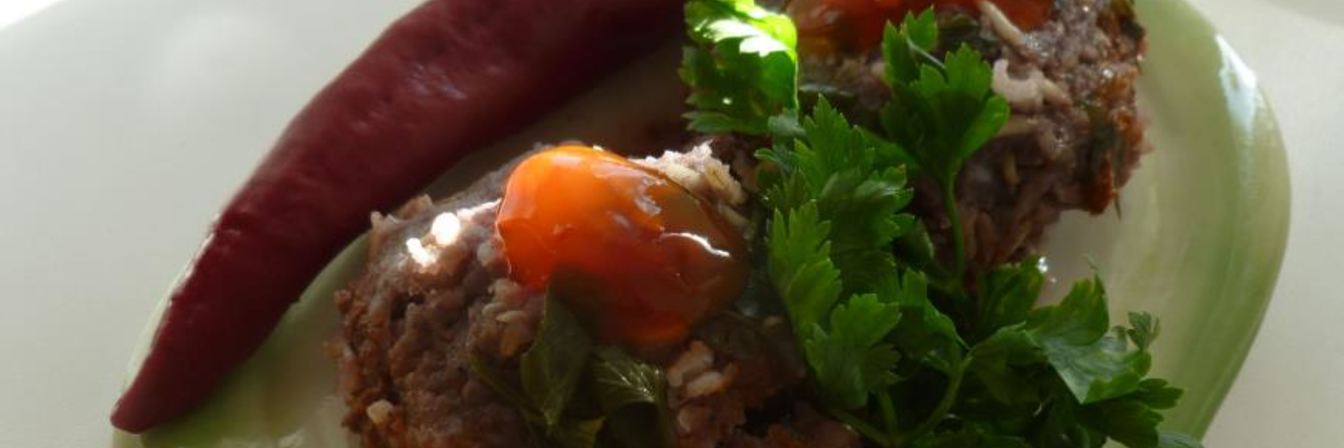 Рыбные тефтели с красной капустой и коричневым рисом