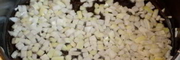 шпинатные тефтели с перечным соусом