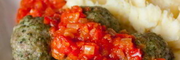 шпинатные тефтели с перечным соусом