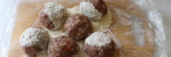 тефтели мясные в сметанно-томатном соусе