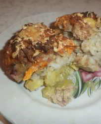 Тефтели на овощной подушке